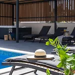 Hill With Private 32sqm Heated Pool And Hydro-massage, 4 En-suite Bedrooms, 200m From The Sandy Villa *