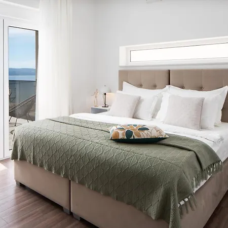 Villa Hill: Beachfront Retreat With Private Heated Pool