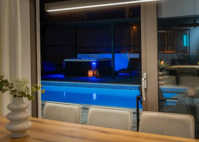 Hill With Private 32sqm Heated Pool And Hydro-massage, 4 En-suite Bedrooms, 200m From The Sandy Вилла *
