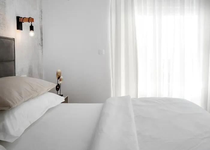 Вилла Hill With Private 32sqm Heated Pool And Hydro-massage, 4 En-suite Bedrooms, 200m From The Sandy *