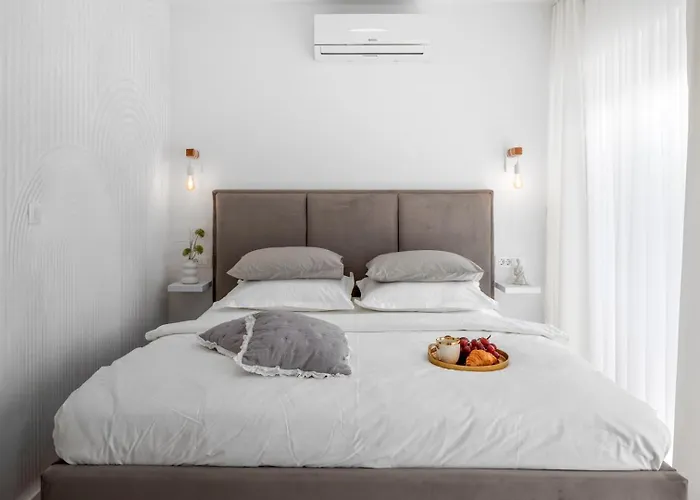 Hill With Private 32sqm Heated Pool And Hydro-massage, 4 En-suite Bedrooms, 200m From The Sandy Вилла *