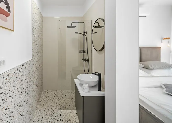 Вилла Hill With Private 32sqm Heated Pool And Hydro-massage, 4 En-suite Bedrooms, 200m From The Sandy *