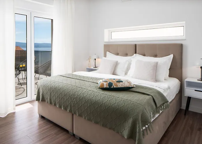 Вилла Hill With Private 32sqm Heated Pool And Hydro-massage, 4 En-suite Bedrooms, 200m From The Sandy