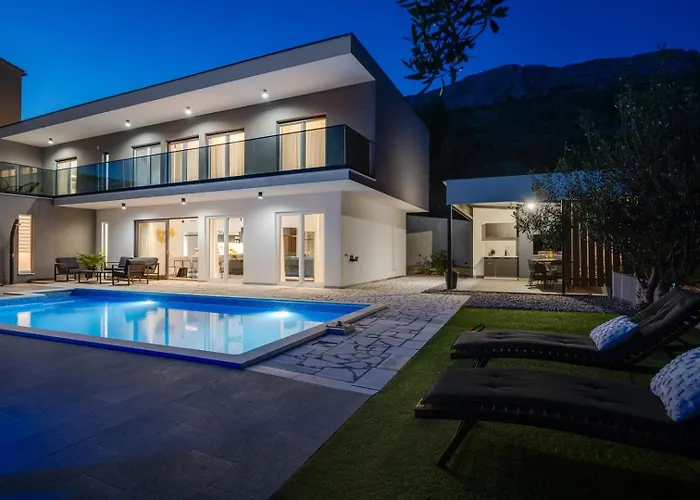 Hill With Private 32sqm Heated Pool And Hydro-massage, 4 En-suite Bedrooms, 200m From The Sandy Вилла *