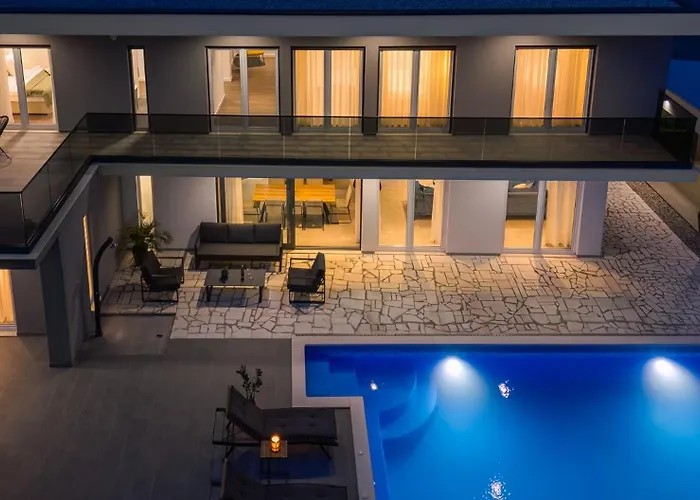 Hill With Private 32sqm Heated Pool And Hydro-massage, 4 En-suite Bedrooms, 200m From The Sandy Вилла Дуче