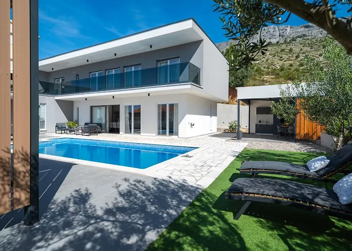 Hill With Private 32sqm Heated Pool And Hydro-massage, 4 En-suite Bedrooms, 200m From The Sandy * Дуче